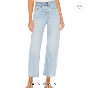 Levis Ribcage Straight Ankle in Middle Road